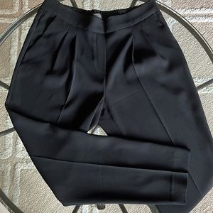 Aritzia Babaton Cohen Pant pleated with pockets and elastic back. Black size 8